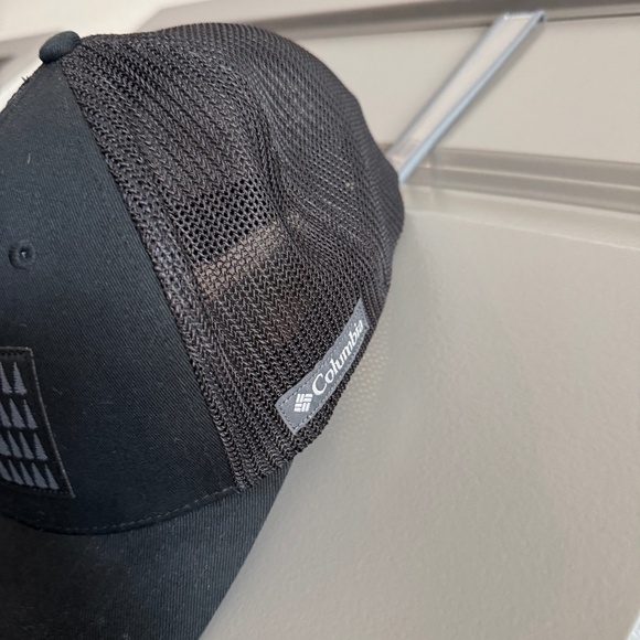 Columbia Mesh Tree Flag Ball Flexfit Hat - Picture 3 of 6